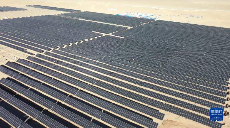 西藏阿里“零碳”光储热电示范项目带电成功